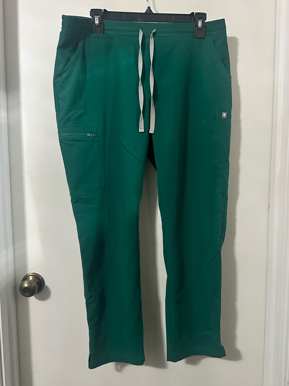 Hunter Green Yola™ - Petite Skinny Scrub Pants 
M
Hunter Green
Petite - Picture 4 of 4